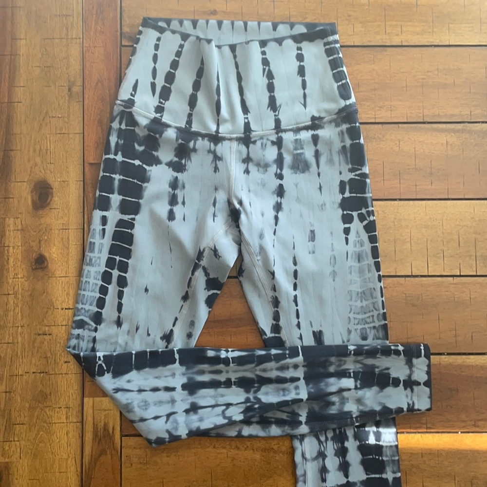 Lululemon Tie-Die Wunder Under Leggings